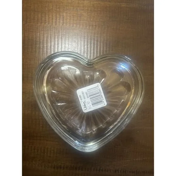 Vintage Libbey Glass Heart Bowl 6” Clear Pressed Candy Dish Sunburst Bottom - Picture 3 of 7